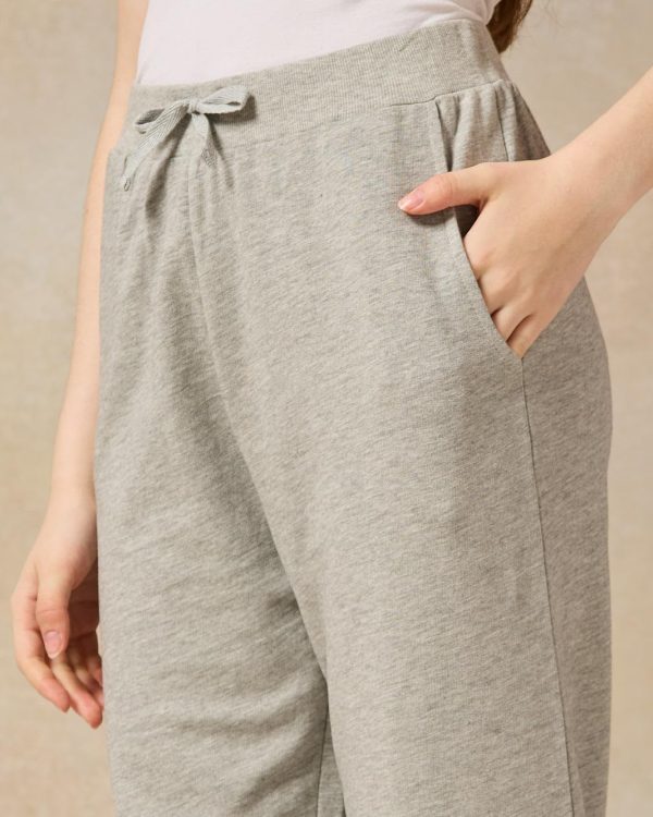⁦REDTAG Senior Girls Grey MÃ lange Basic Track Pants⁩ - الصورة ⁦5⁩