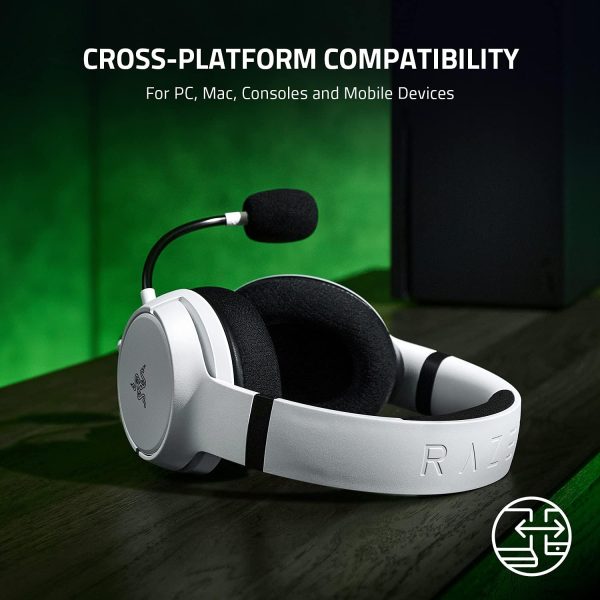⁦Razer Kaira X Wired Headset for Xbox Series X|S, Xbox One, PC, Mac & Mobile Devices: TriForce 50mm Drivers - HyperClear Cardioid Mic - Flowknit Memory Foam Ear Cushions - On-Headset Controls - White⁩ - الصورة ⁦7⁩