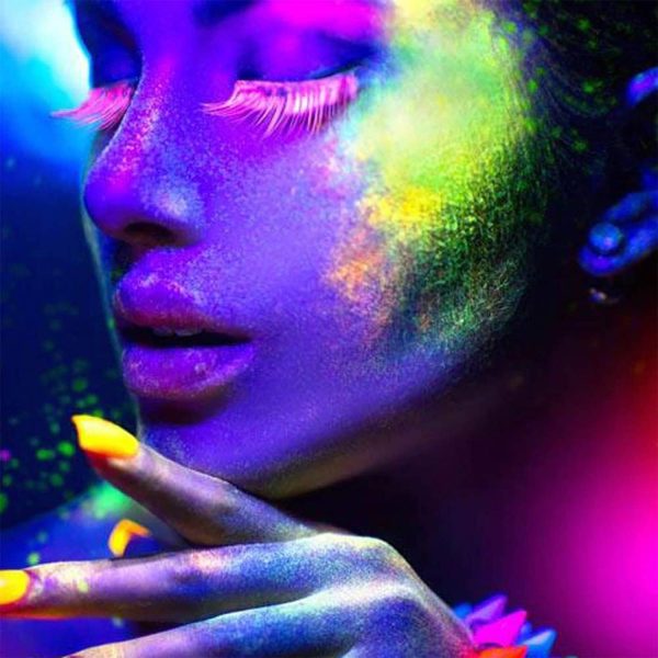 ⁦Glow in the Dark Makeup, Face Body Paint Neon, UV Glow in the Dark, Matte, and Glitter, 24 Colors Highly Pigmented Eyeshadow Kit with 4 Brushes for New Year Face Body Makeup Non-Toxic & Smudgeproof⁩ - الصورة ⁦5⁩