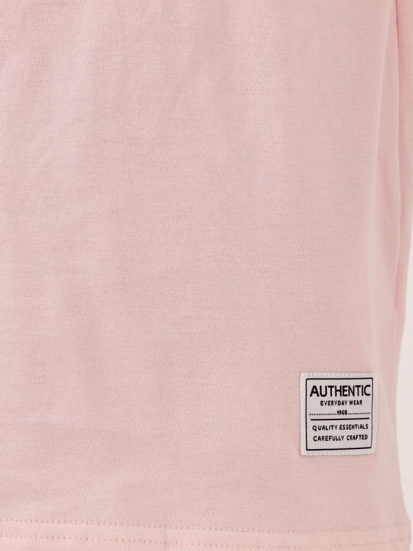 ⁦Styli Girls Solid Oversized T-Shirt With Badge Detail⁩ - الصورة ⁦4⁩