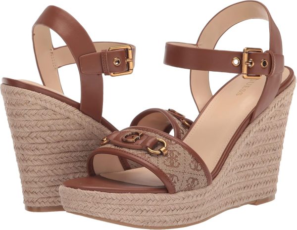 ⁦GUESS Hisley womens Wedge Sandal⁩ - الصورة ⁦7⁩