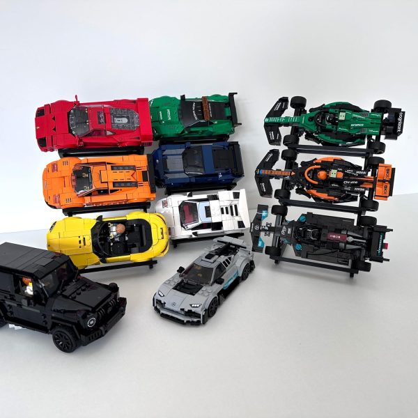⁦The Good Idea | Display Stand for LEGO Speed Champions Cars – 60° Tiered Holder | No Tools Setup | Holds 6 Cars | Horizontally Expandable – Ideal for Brick Car & F1 Garage Desk Display Rack⁩ - الصورة ⁦2⁩