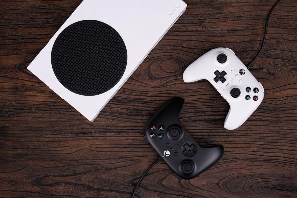 ⁦وحدة تحكم سلكية التيميت من 8 بيتدو لاجهزة اكس بوكس تحديث عصا التحكم بتاثير هول متوافقة مع X|S واكس وان وويندوز 10 11 - مرخصة رسميا اسود USB⁩ - الصورة ⁦9⁩