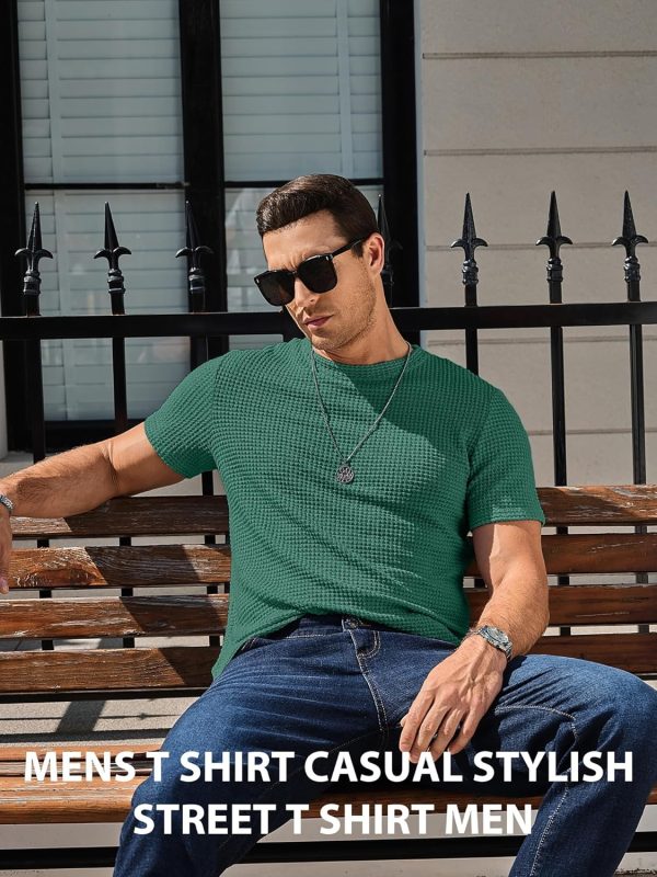 ⁦Men's Casual T-Shirt Crew Neck Short Sleeve Soft Knit Tee Shirts for Men Summer Beach Mesh Waffle Textured Plain Color Tops⁩ - الصورة ⁦4⁩