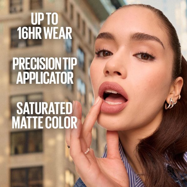 ⁦Maybelline Super Stay Matte Ink Liquid Lipstick Makeup, Long Lasting High Impact Color, Up to 16H Wear, Exhilarator, Ruby Red, 1 Count⁩ - الصورة ⁦4⁩