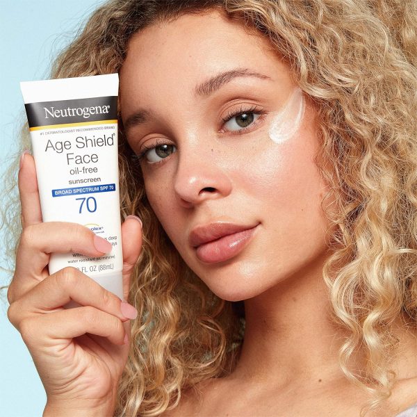 ⁦Neutrogena Age Shield Anti-Oxidant Sunscreen Face Lotion with Broad Spectrum SPF 70 (3fl. oz)⁩ - الصورة ⁦6⁩