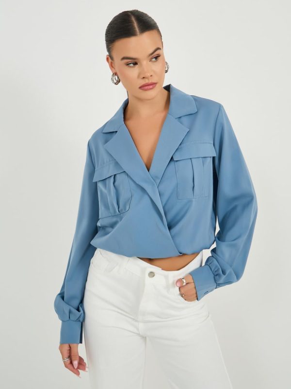 ⁦Styli Women's Wrap Notch Collar Blouse With Pocket Detail⁩ - الصورة ⁦4⁩