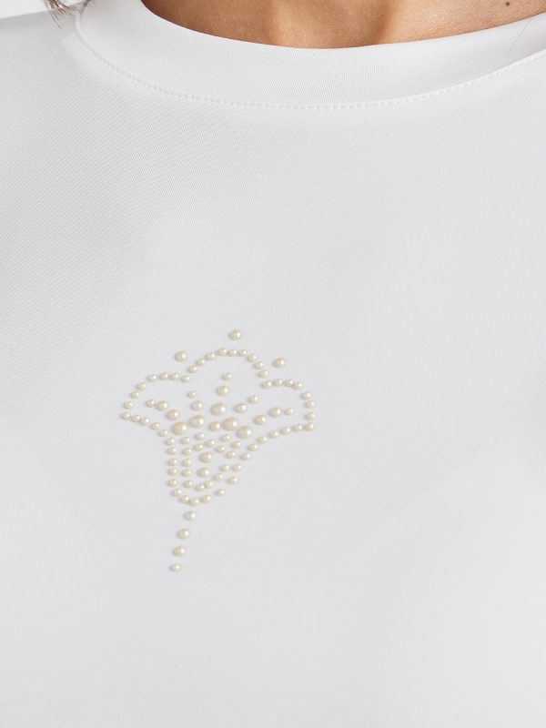 ⁦Styli Women's Rhinestone Embellished Cropped Fitted T-Shirt⁩ - الصورة ⁦5⁩