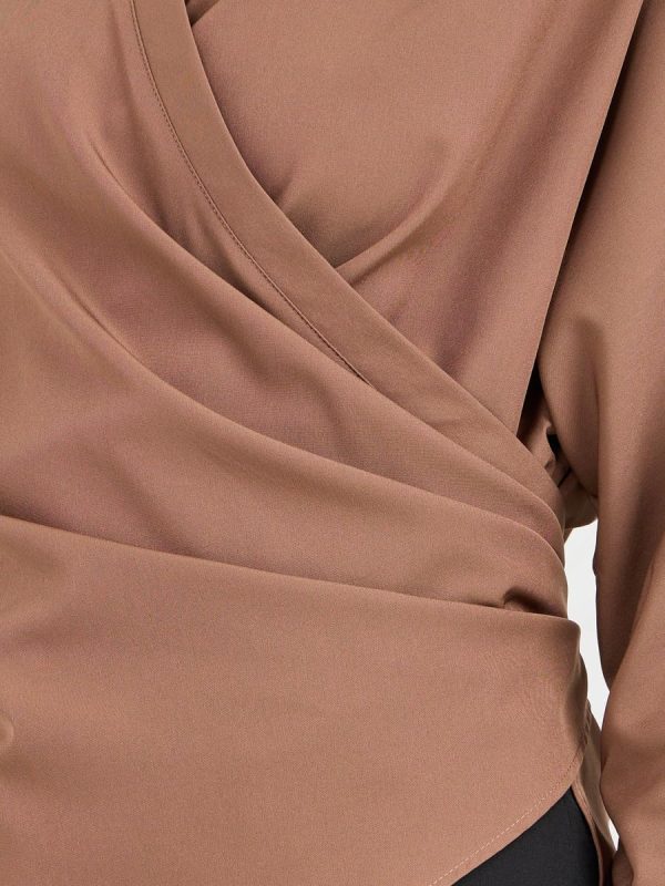 ⁦Styli Women Collared Batwing Sleeves Wrap Top⁩ - الصورة ⁦4⁩