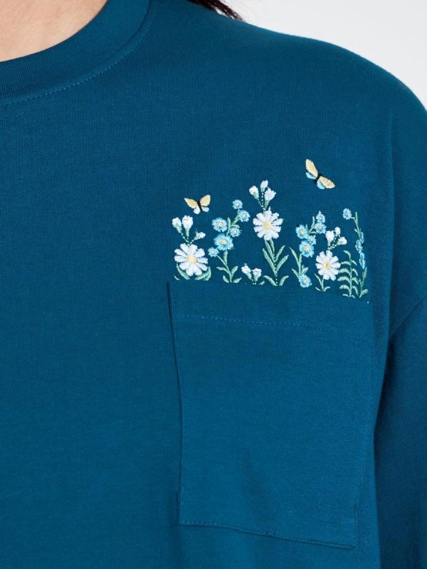 ⁦Styli Womene Cotton Jersey Embroidered Pocket Detail T-Shirt⁩ - الصورة ⁦4⁩