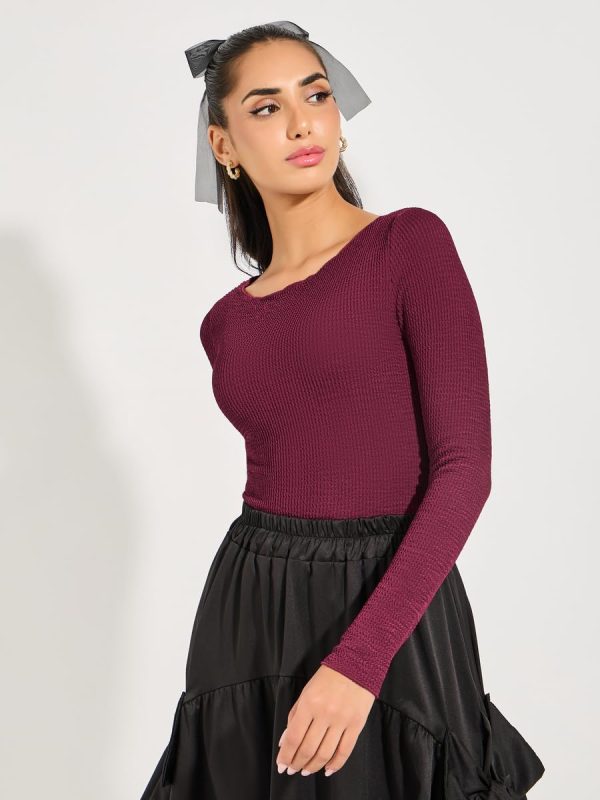 ⁦Styli Women Ribbed Knit Top With Boat Neck⁩ - الصورة ⁦3⁩