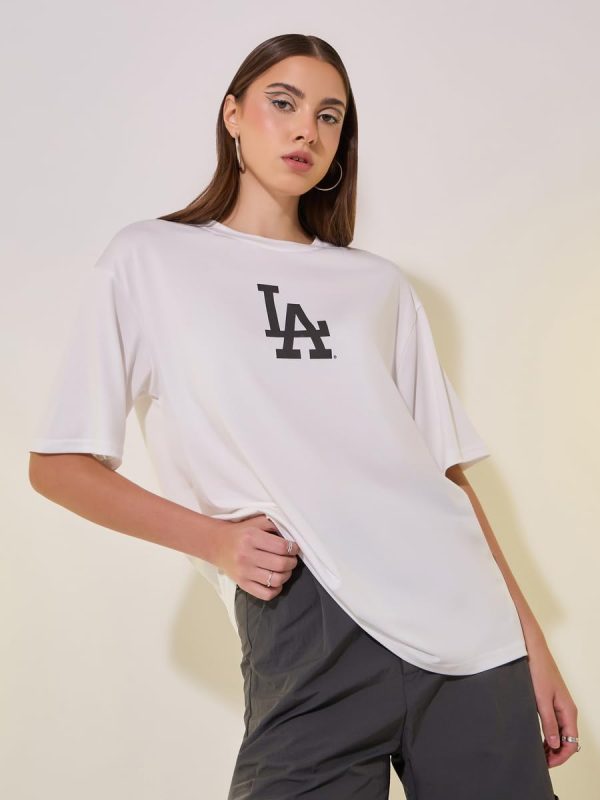 ⁦Styli Women's Slogan Print Round Neck Oversized T-Shirt⁩ - الصورة ⁦4⁩