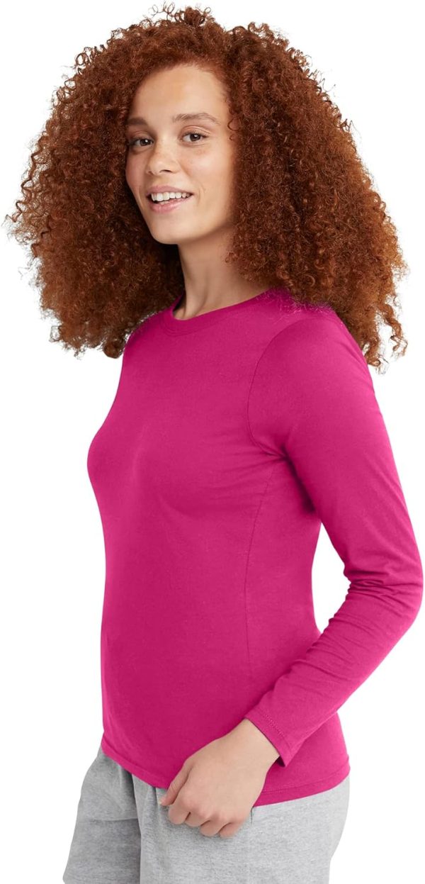 ⁦Hanes Women's Originals Long Sleeve Cotton T-Shirt, Lightweight Crewneck Tee, Modern Fit⁩ - الصورة ⁦3⁩