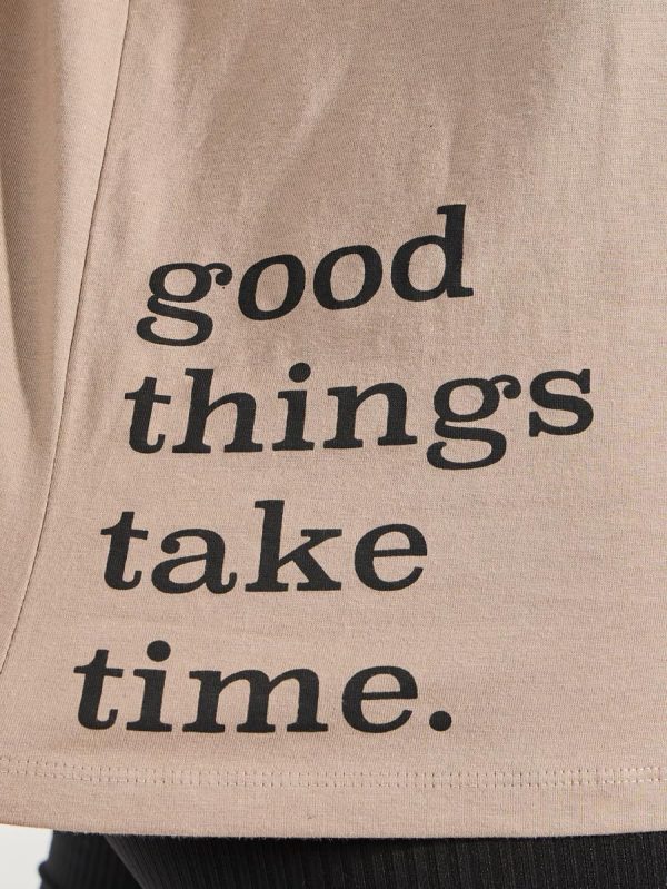 ⁦Styli Women Oversized Slogan Print Longline T-Shirt⁩ - الصورة ⁦4⁩