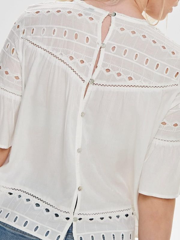 ⁦Only Women's Onlirina Emb Anglaise Dnm Top Noos Blouse⁩ - الصورة ⁦6⁩