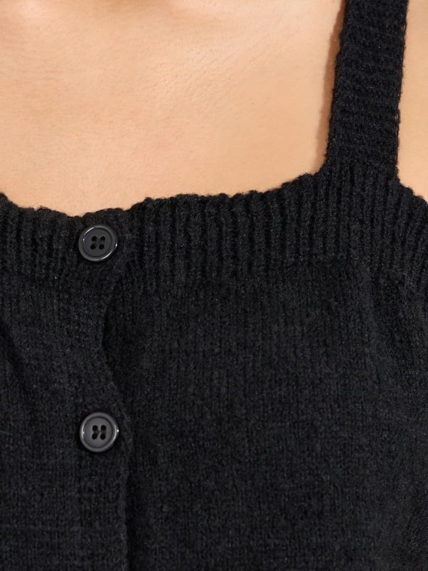 ⁦Styli Women Flat Knit Cami Top With Front Button Detail⁩ - الصورة ⁦4⁩