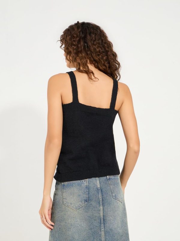 ⁦Styli Women Flat Knit Cami Top With Front Button Detail⁩ - الصورة ⁦5⁩