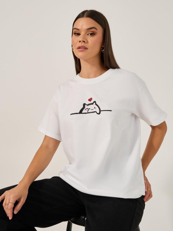 ⁦Styli Women's Oversized Short Sleeve Cat Graphic Round Neck T-Shirt⁩ - الصورة ⁦2⁩