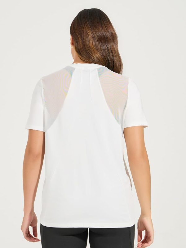⁦Styli Women Solid Mesh & Seam Detail Short Sleeves Top⁩ - الصورة ⁦6⁩