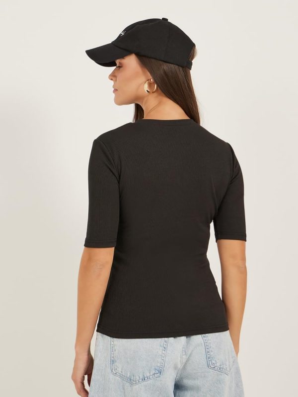 ⁦Styli Women's Short Sleeve Ribbed Round Neck Fitted Knit Top⁩ - الصورة ⁦6⁩