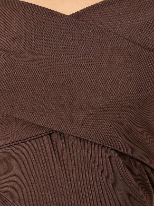 ⁦Styli Women's Off-Shoulder Ribbed Solid Top⁩ - الصورة ⁦5⁩
