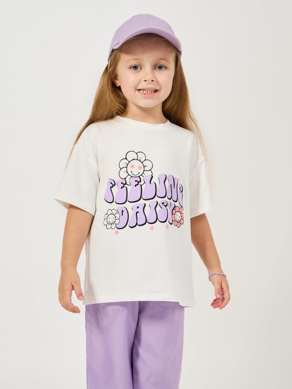 ⁦Styli Girls 2111353320 Graphic Print Oversized T-Shirt & Solid Pants Set⁩ - الصورة ⁦2⁩
