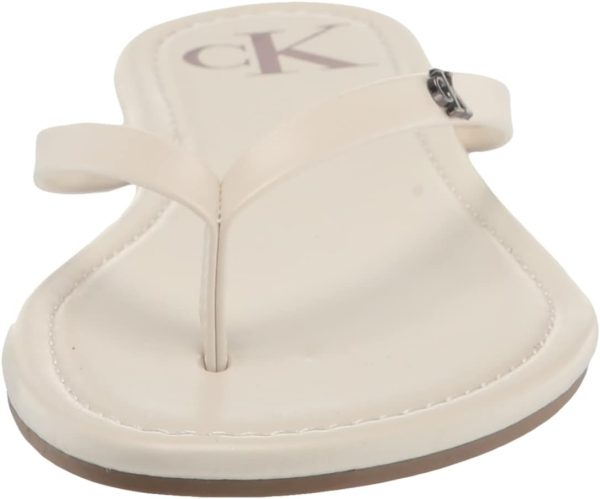 ⁦Calvin Klein Crude womens Flip-Flop⁩ - الصورة ⁦2⁩