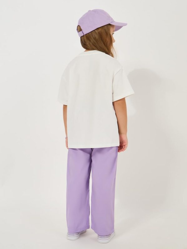 ⁦Styli Girls 2111353320 Graphic Print Oversized T-Shirt & Solid Pants Set⁩ - الصورة ⁦4⁩
