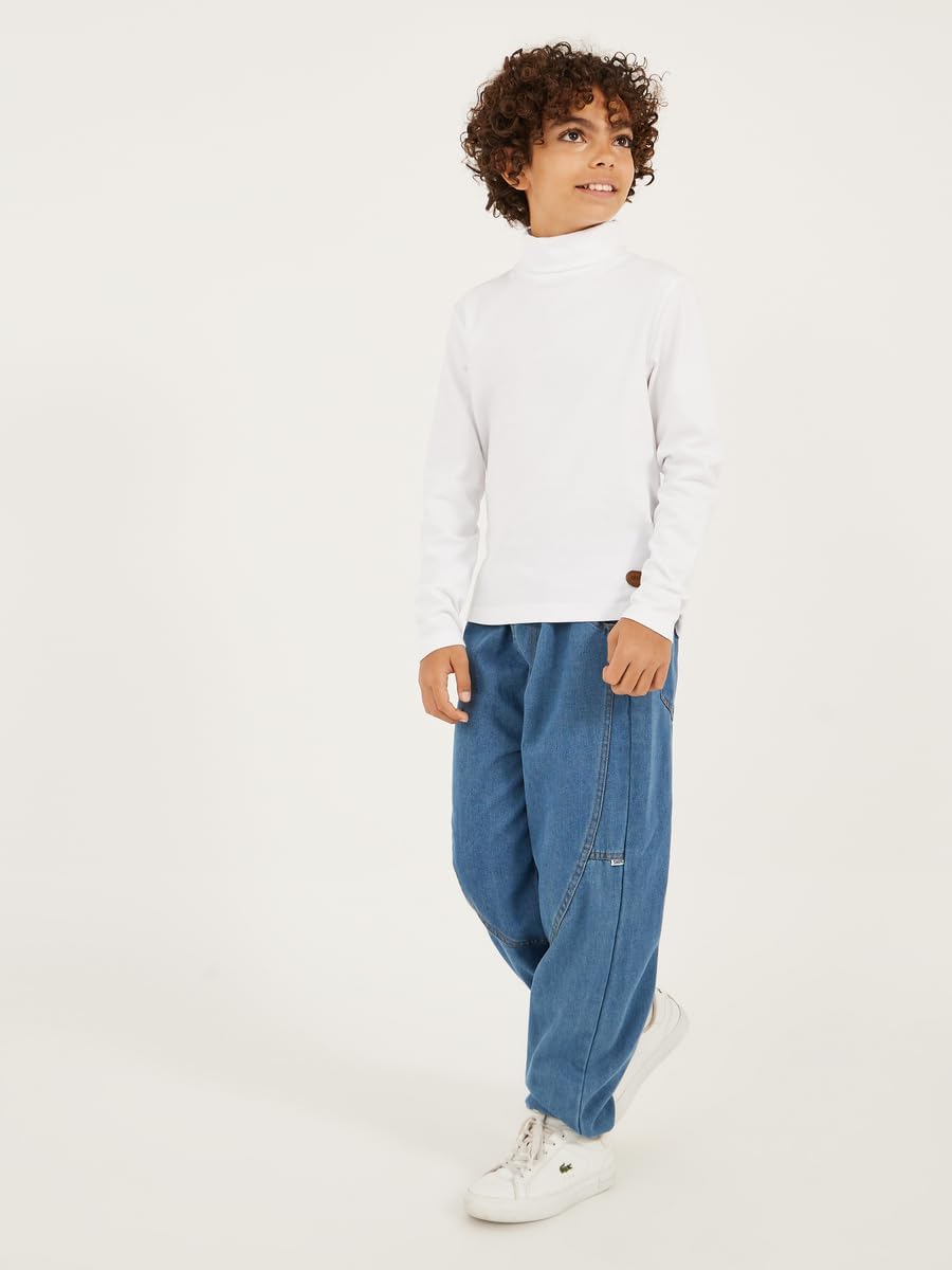 تيشيرت سادة برقبة عالية مع تفاصيل رقعة للاولاد من ستايلي 3 تيشيرت سادة برقبة عالية مع تفاصيل رقعة للاولاد من ستايلي - الصورة 3