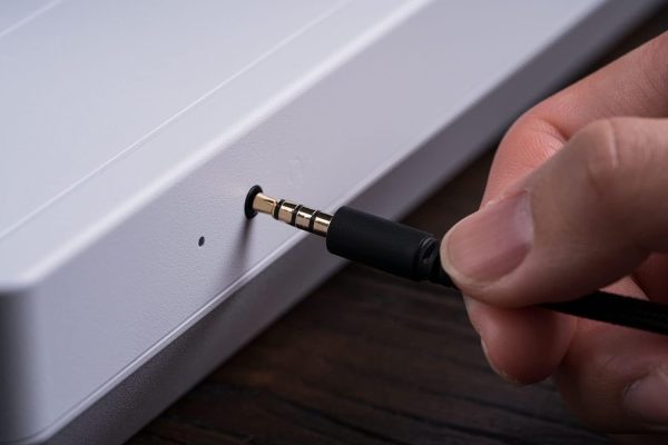 ⁦8BitDo Arcade Stick For Xbox & PC (Windows 10) - White⁩ - الصورة ⁦5⁩