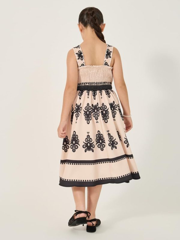 ⁦Styli Girls All-Over Print Strappy Dress With Smocked Detail⁩ - الصورة ⁦5⁩