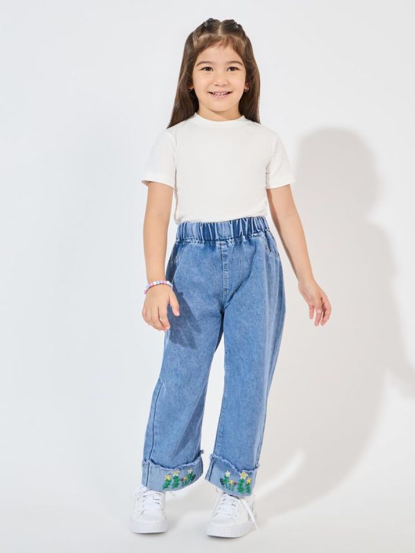 ⁦Styli Girls Basic Fitted Round Neck T-Shirt⁩ - الصورة ⁦3⁩