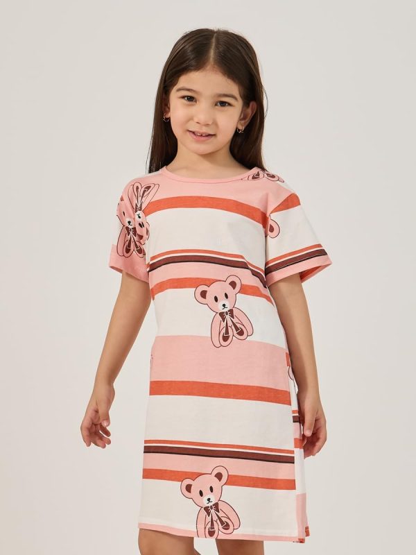 ⁦Styli Girls Graphic Print Round Neck Sleep T-Shirt Dress⁩ - الصورة ⁦3⁩
