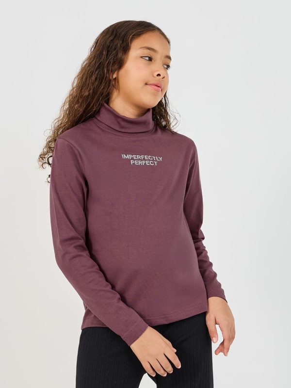 ⁦Styli Girls Embroidered Turtle Neck Long Sleeve T-Shirt⁩ - الصورة ⁦2⁩