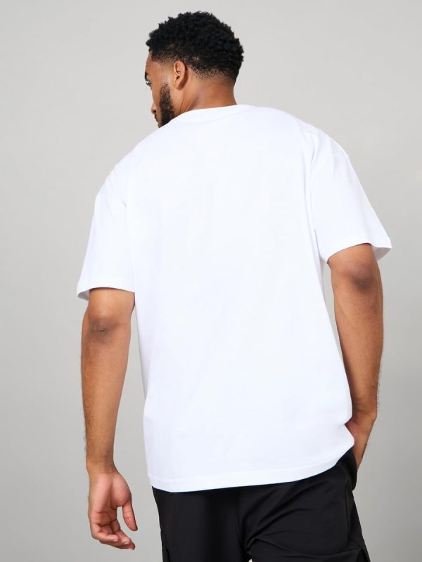 ⁦Styli Men 7004912236 Oversized Purpose Print Detail T-Shirt⁩ - الصورة ⁦4⁩