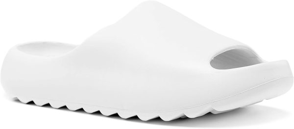 ⁦Cloud Slides for Women and Men, Pillow Slippers Comfy Non-Slip Beach Shoes Soft Bathroom Shower Shoes, Cushioned Thick Sole Sandals for Men Indoor Outdoor⁩ - الصورة ⁦2⁩
