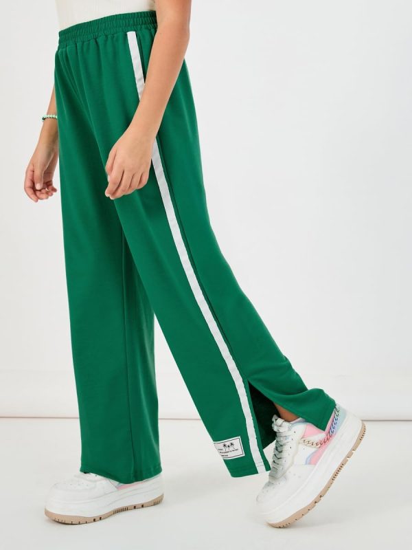 ⁦Styli Girls Embroidered Rib Round Neck T-Shirt & Contrast Panel Joggers Co-Ords⁩ - الصورة ⁦5⁩