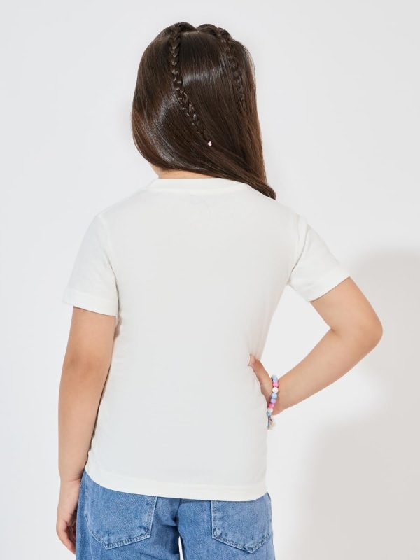 ⁦Styli Girls Basic Fitted Round Neck T-Shirt⁩ - الصورة ⁦5⁩