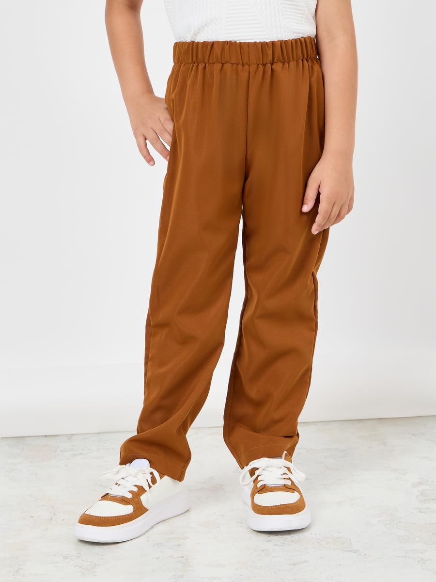 STYLI Boys Patch Detail Textured T-shirt and Relaxed Fit Pant Set 6 STYLI Boys Patch Detail Textured T-shirt and Relaxed Fit Pant Set - الصورة 6