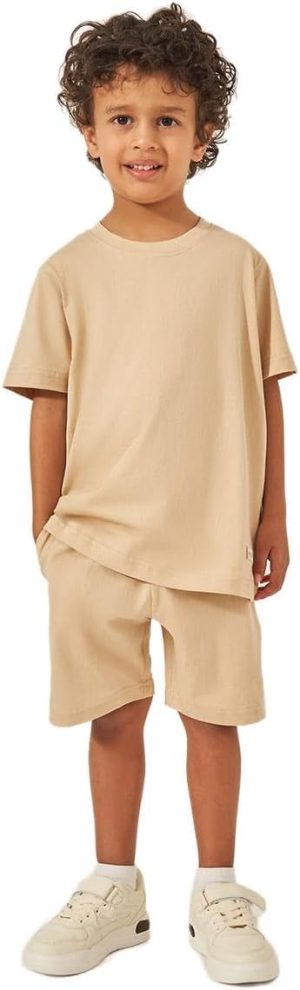 طقم تيشيرت سادة برقبة دائرية وشورت للاولاد من ستايلي