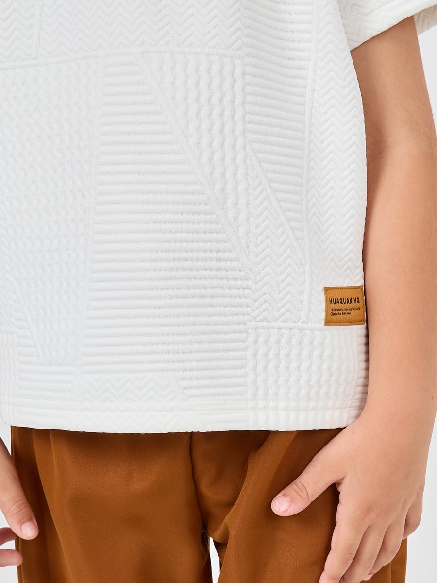 STYLI Boys Patch Detail Textured T-shirt and Relaxed Fit Pant Set 4 STYLI Boys Patch Detail Textured T-shirt and Relaxed Fit Pant Set - الصورة 4