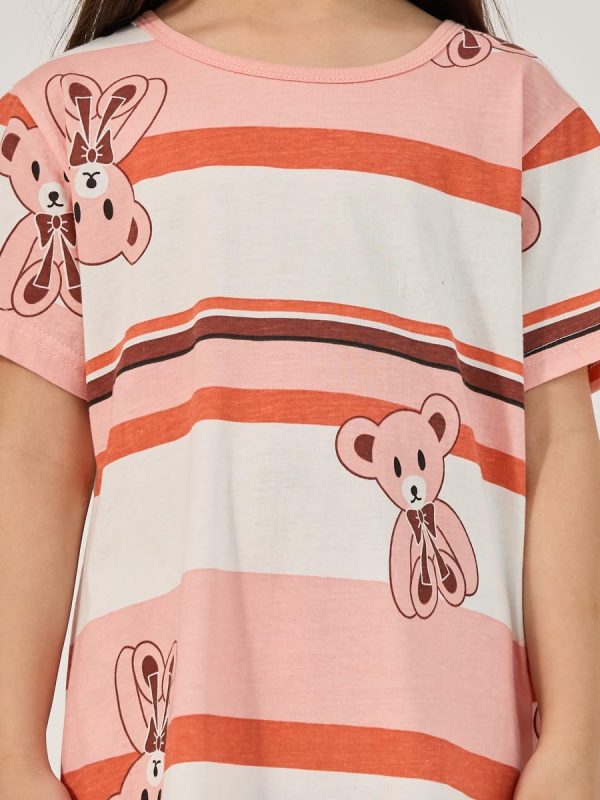 ⁦Styli Girls Graphic Print Round Neck Sleep T-Shirt Dress⁩ - الصورة ⁦4⁩