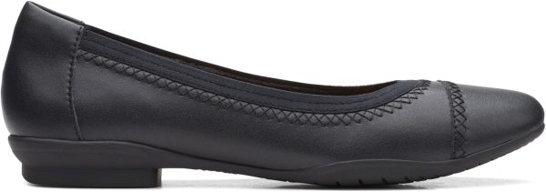 ⁦Clarks Sara Bay womens Ballet Flat⁩ - الصورة ⁦3⁩
