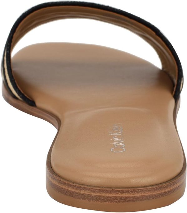 ⁦Calvin Klein Women's Kendell Flat Sandal⁩ - الصورة ⁦2⁩
