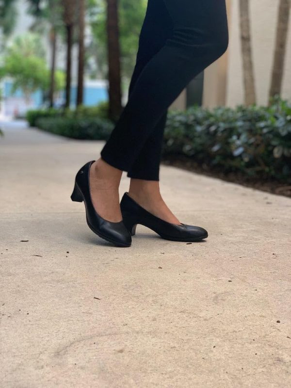 ⁦Shoes for Crews Olivia, Women's Slip-Resistant High Heel Dress Shoes for Work⁩ - الصورة ⁦7⁩