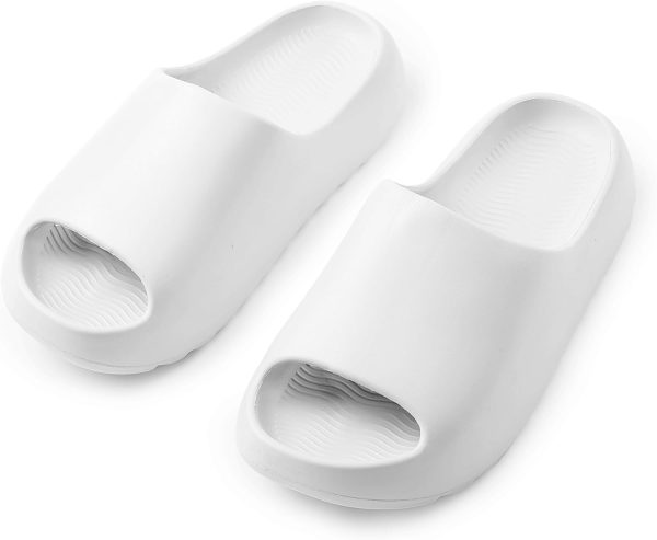 ⁦Cloud Slides for Women and Men, Pillow Slippers Comfy Non-Slip Beach Shoes Soft Bathroom Shower Shoes, Cushioned Thick Sole Sandals for Men Indoor Outdoor⁩ - الصورة ⁦5⁩