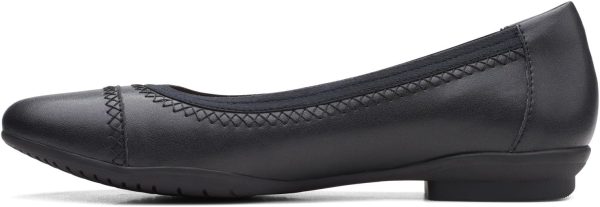 ⁦Clarks Sara Bay womens Ballet Flat⁩ - الصورة ⁦6⁩