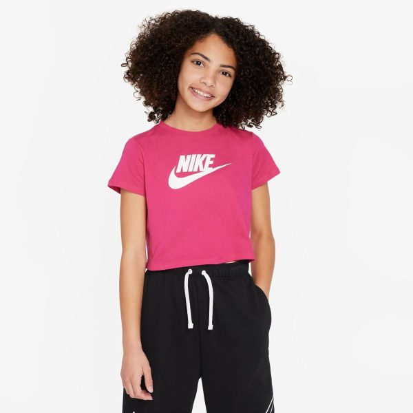 ⁦Nike Girls G NSW Tee Crop Futura Short sleeve T-shirt⁩ - الصورة ⁦2⁩