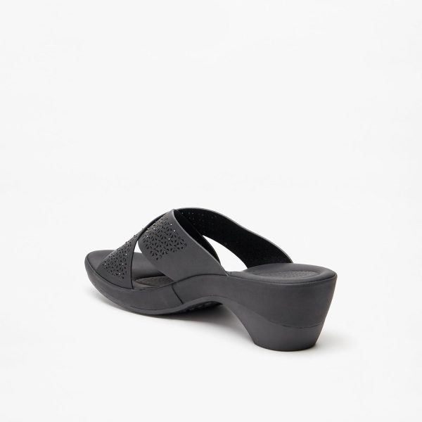 ⁦Le Confort Women - 37836-L8 - Le Confort Laser Cut Detail Slip-On Cross Strap Sandals⁩ - الصورة ⁦4⁩