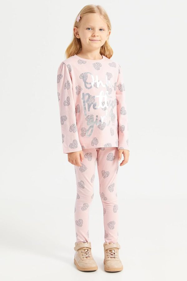 ⁦REDTAG Girls Pink Heart Printed Leggings⁩ - الصورة ⁦3⁩
